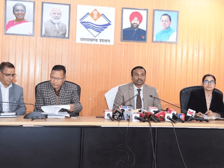 अपर मुख्य निर्वाचन अधिकारी ने मीडिया सेंटर में की प्रेस कॉन्फ्रेंस