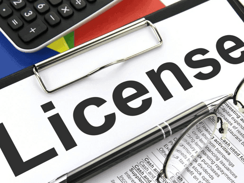 समय पर अधिभार जमा न करने पर लाइसेंस निरस्त