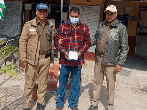 242 ग्राम अवैध चरस के साथ अभियुक्त गिरफ्तार