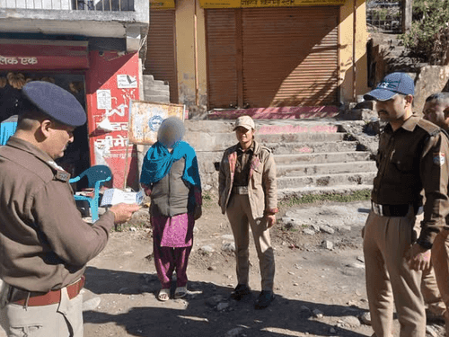 पिथौरागढ़ पुलिस द्वारा चलाया गया सत्यापन अभियान