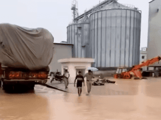 हरिद्वार की बिसलरी फैक्ट्री में जलभराव, 52 से अधिक वर्कर सुरक्षित रेस्क्यू