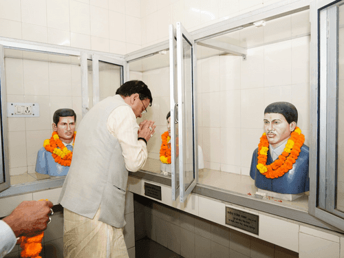सीएम धामी ने शहीद राज्य आंदोलनकारियों को दी श्रद्धांजलि