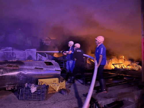 काशीपुर में न्यू फ्रेश फूड्स फैक्ट्री में लगी आग, कड़ी मशक्कत के बाद पाया गया काबू