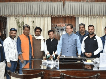फिल्म अभिनेता श्री नवाजुद्दीन सिद्दीकी ने सीएम धामी से की भेंट