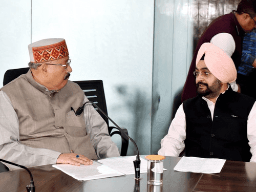 कैबिनेट मंत्री सतपाल महाराज ने चारधाम यात्रा को लेकर समीक्षा बैठक की