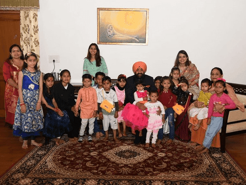 राज्यपाल गुरमीत सिंह ने विधि-विधान के साथ किया कन्या पूजन