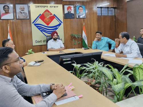मुख्य सचिव डॉ. एस.एस. संधु ने केदारनाथ हेली सेवा के सम्बन्ध में बैठक की